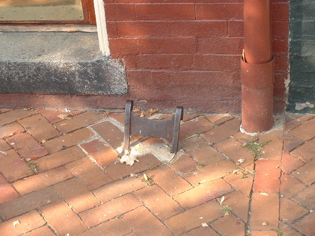 Alexandria - weird protrusion from sidewalk